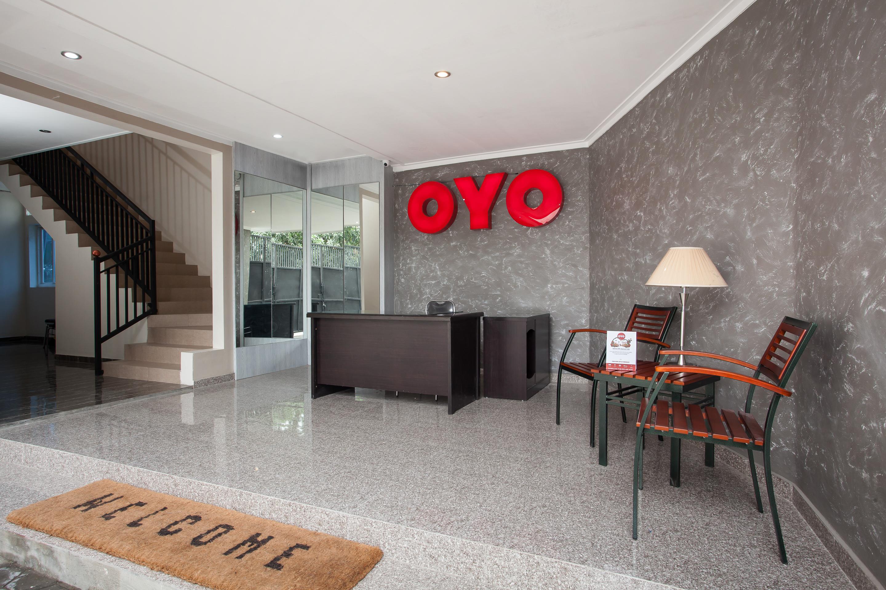 Super Oyo Capital O 134 Lg Residence Surabaya Exterior photo